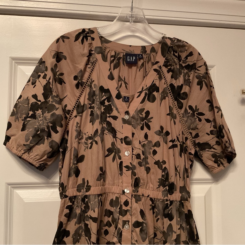 GAP Tiered Midi Shirtdress - Picture 6 of 8